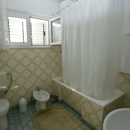 Apartments Jozi - Parking And Grill Διαμέρισμα Supetar