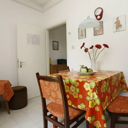 Apartments Jozi - Parking And Grill Διαμέρισμα Supetar