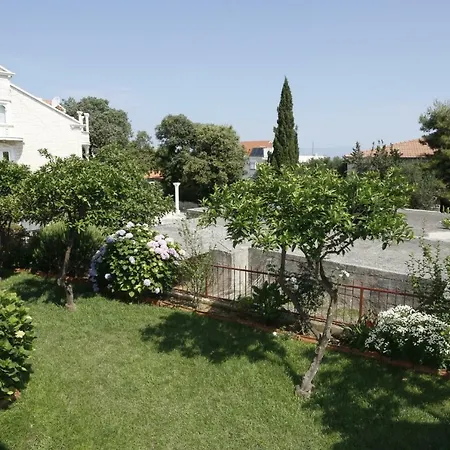 Appartement Apartments Jozi - parking&grill